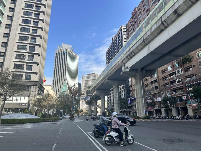 數據假摔？台中房價所得比首見雙降　專家揭真相：民眾買房仍需不吃不喝12年