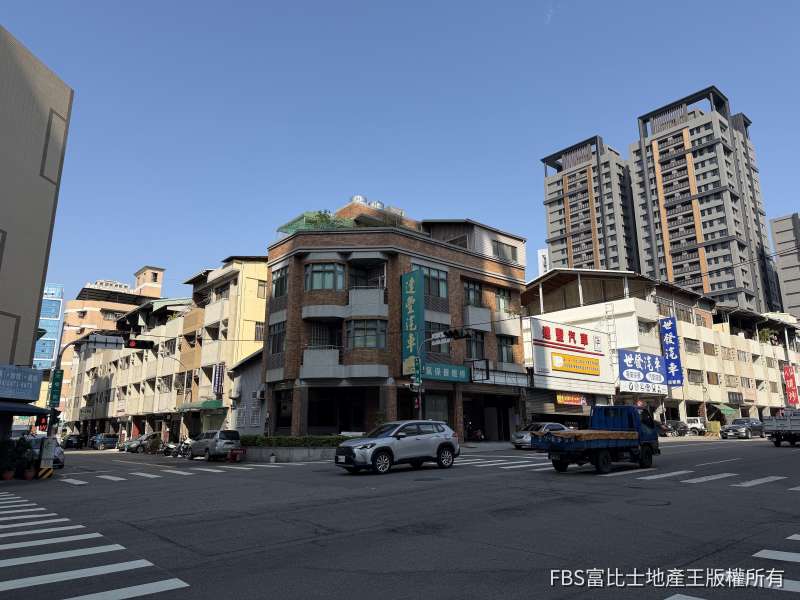 台中都更王南屯大亂鬥！「拜年建商」豪砸20億收整排透天