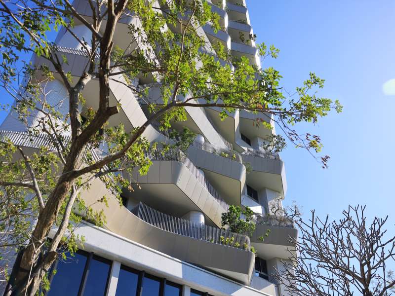 黃仁勳指AI難代職人工法！台中建商瘋「1：1試作」 越難蓋、越保值成趨勢