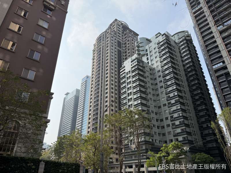 七期豪宅「親家雲硯」高樓層淪法拍！持屋7年一拍底價僅增120萬 驚見「超低月租」2.2萬