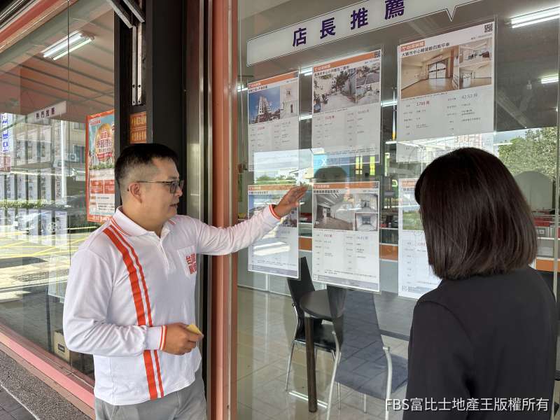 台中房仲店頭數近幾年略有起伏,不少店家逆勢展店、擴點。(圖/記者莊亞築攝)