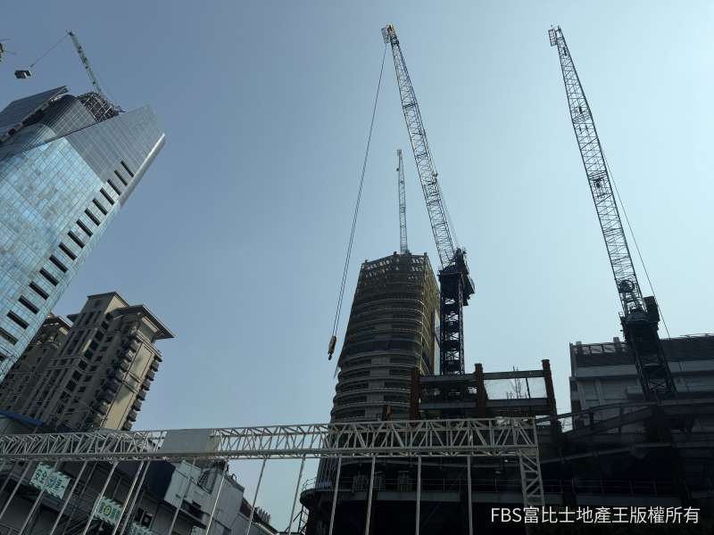 鋼筋「連六漲」強碰房市寒流 王至亮：房價漲不動也降不下來