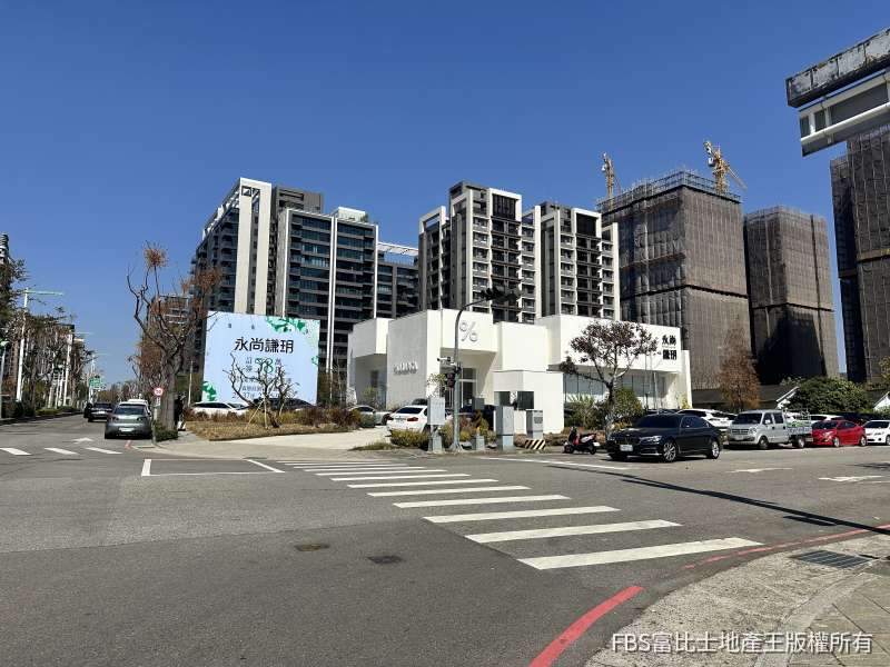 「永尚謙玥」找來人氣咖啡品牌「％ Arabica」開快閃店助陣。(圖／記者莊亞築攝)