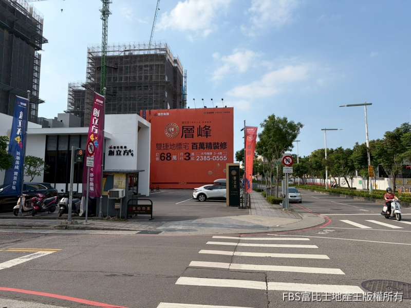 豐邑集團於今年上半年推出總銷30億元的續作「景立方二期」。(圖/記者莊亞築攝影)