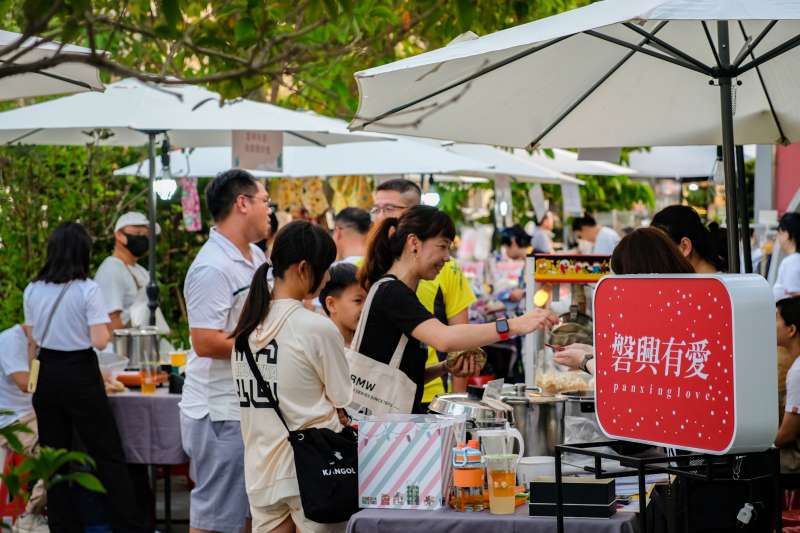磐興建設每年都舉辦市集,深受住戶好評。