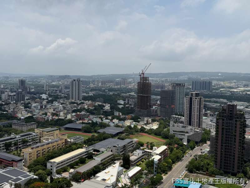 預售商辦、豪宅接連爆包層！台中富豪出手逾2億　實登同日成交秒洩密