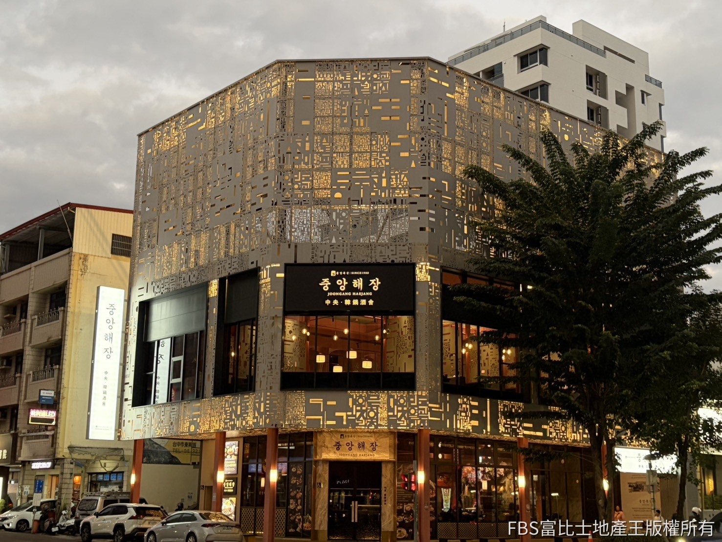 三進三出！公益路三角窗店王再傳熄燈