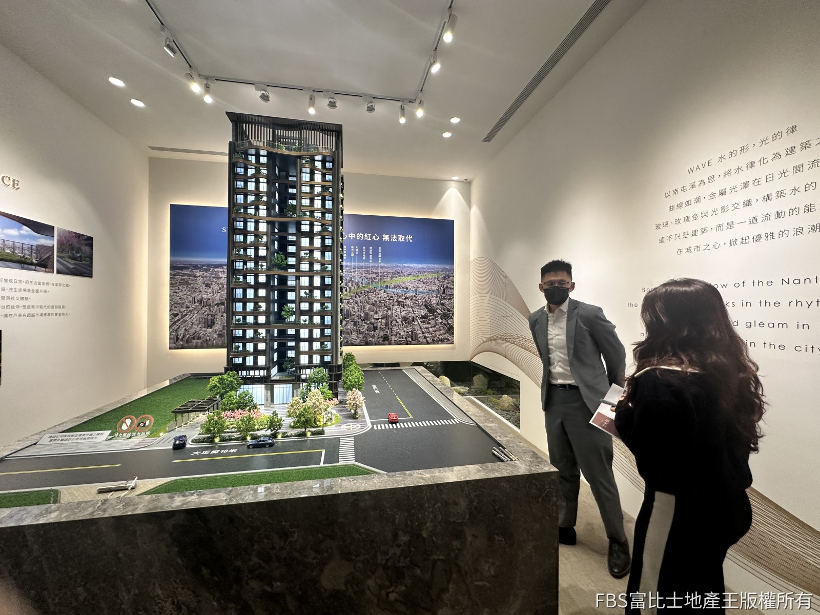 代銷業者的天職是撮合交易,但在當前市況下,更關鍵的任務是扮演建商與消費者間的搭橋人角色。(圖/記者莊亞築攝)